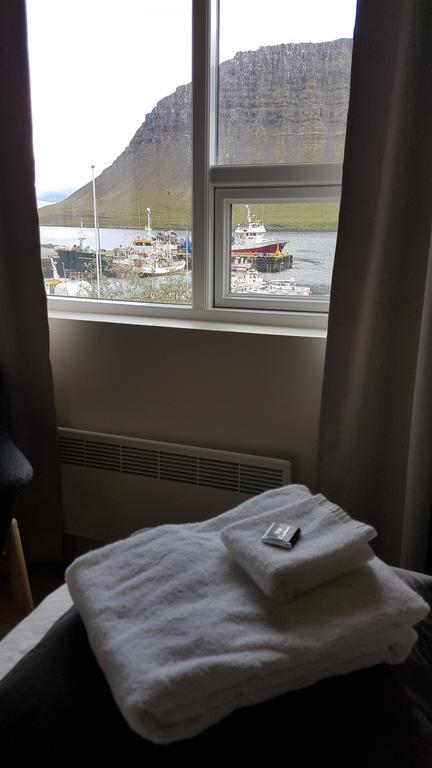 Harbour Inn - Guesthouse Bíldudalur Eksteriør bilde